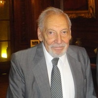 Rodolfo E. Modern